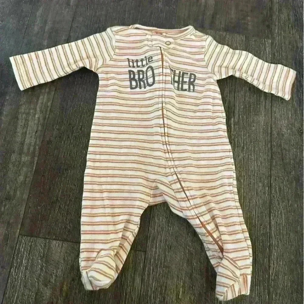 Carters sleep and play.